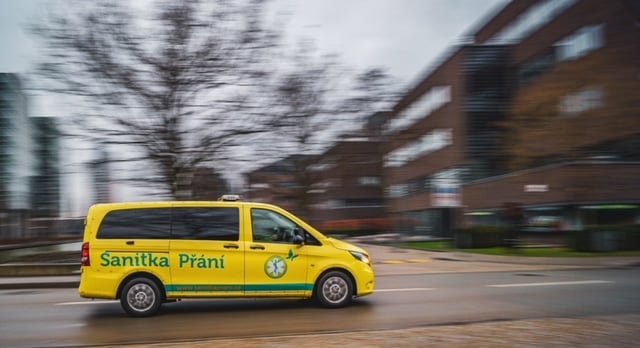 Sanitka plní přání umírajícím. Imobilním pacientům umožňuje se rozloučit