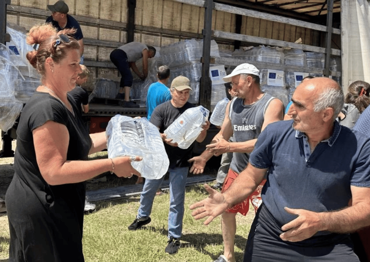 České organizace reagují na protržení přehrady na Ukrajině. Pomáhají s evakuací i záchranou zvířat