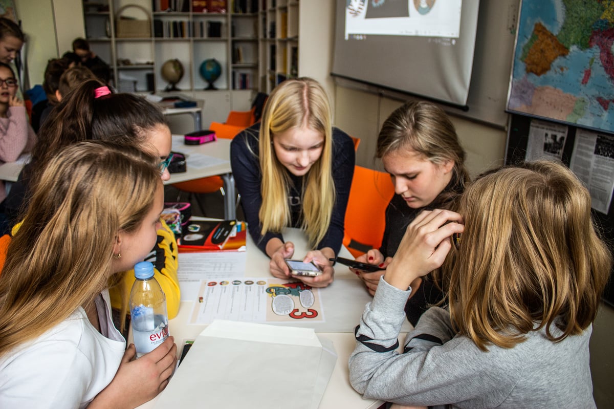 Nová verze hry Fakescape: Studenti politologie učí žáky čelit dezinformacím