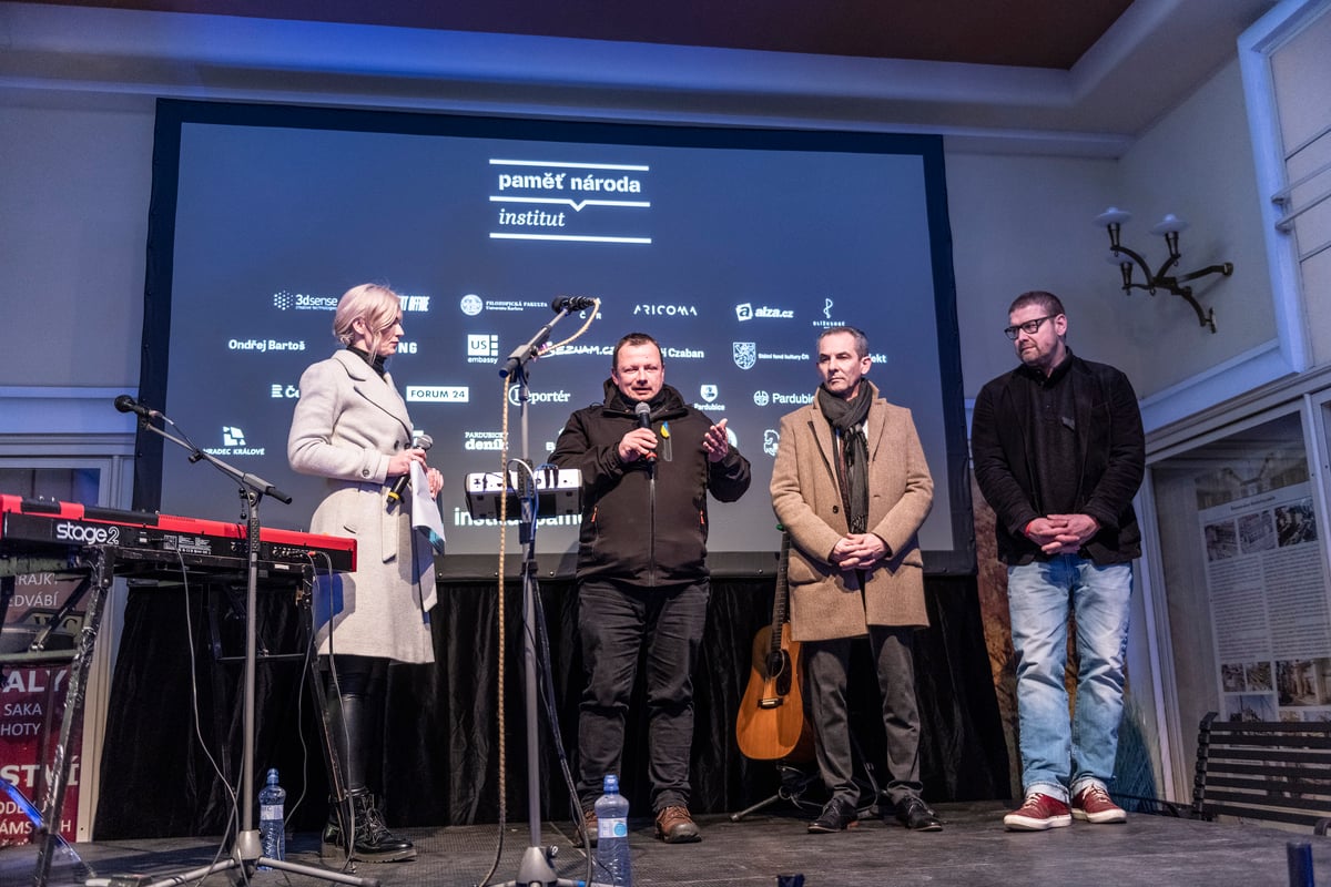 V Pardubicích otevřel první Institut Paměti národa. Výstava moderní formou připomíná dějiny 20. století