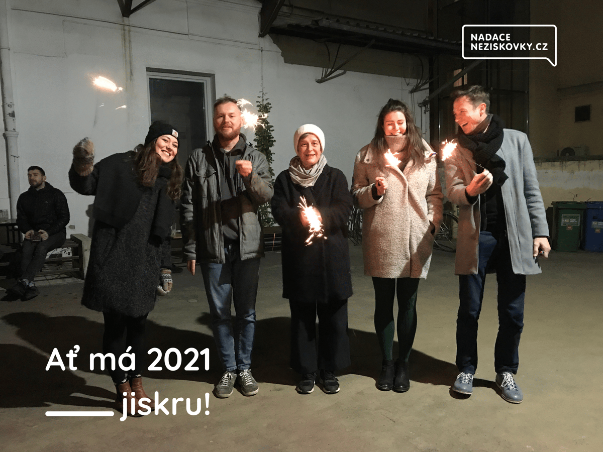 Přejeme vám jiskřivé Vánoce a nadějný rok 2021