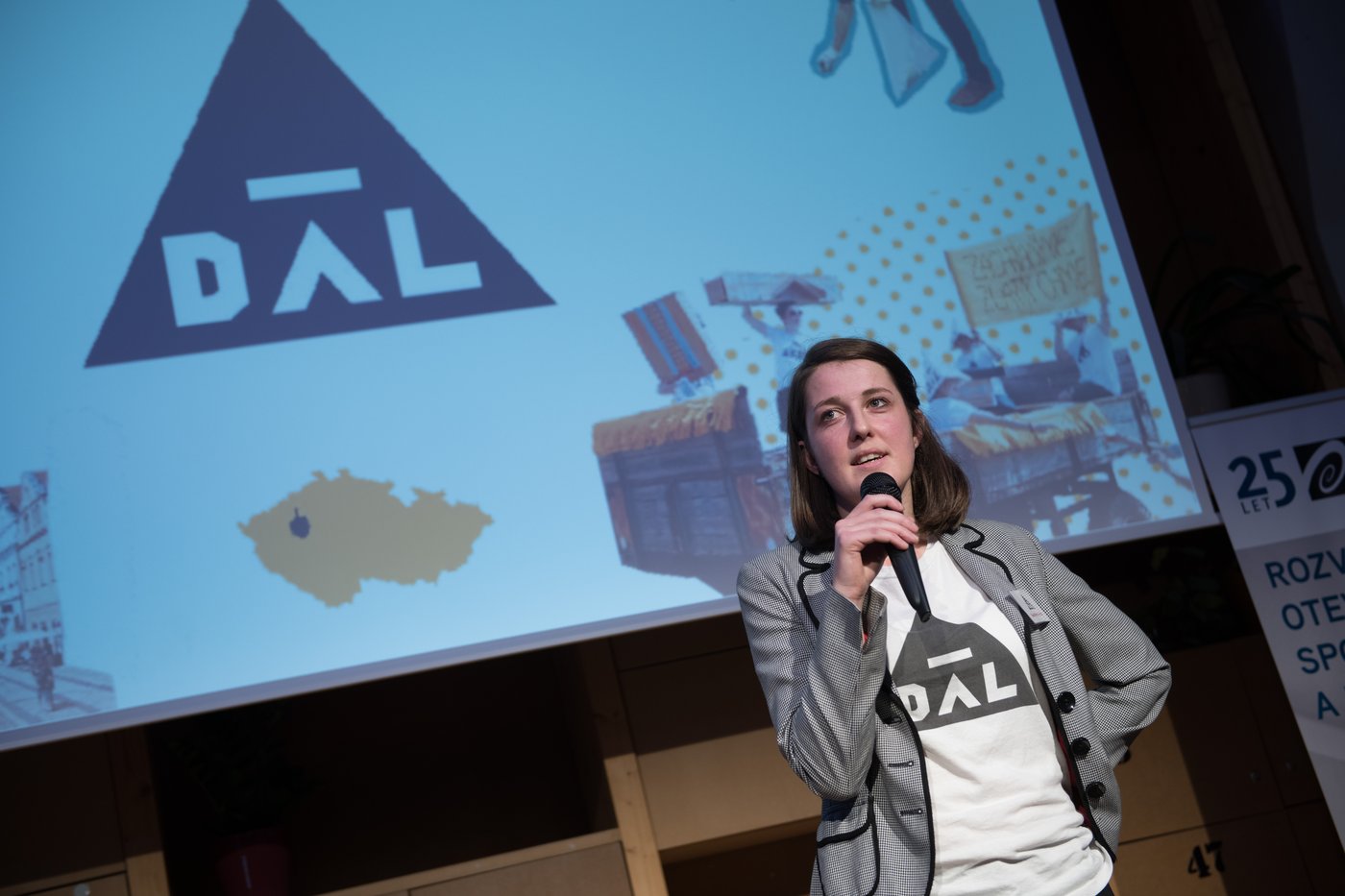 Eva Pettrichová vysvětluje, proč se ptát A dál? Foto: Petr Novák, BEEHOUSE