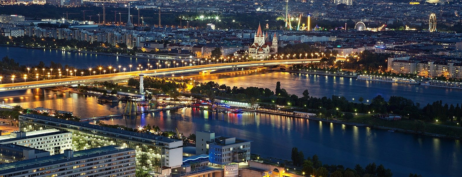 vienna-2989756_1920.jpg