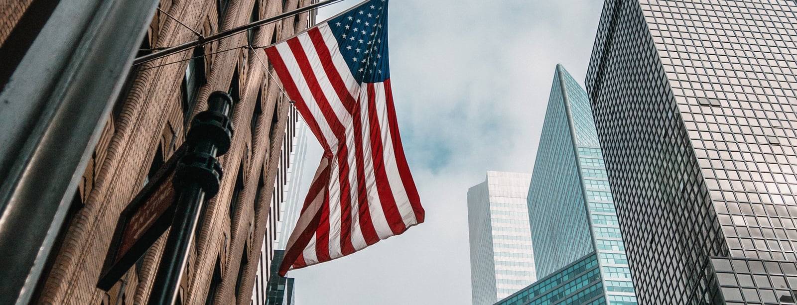 Giving USA zveřejnila statistiky dárcovství 2021. Čím se v Česku inspirovat?