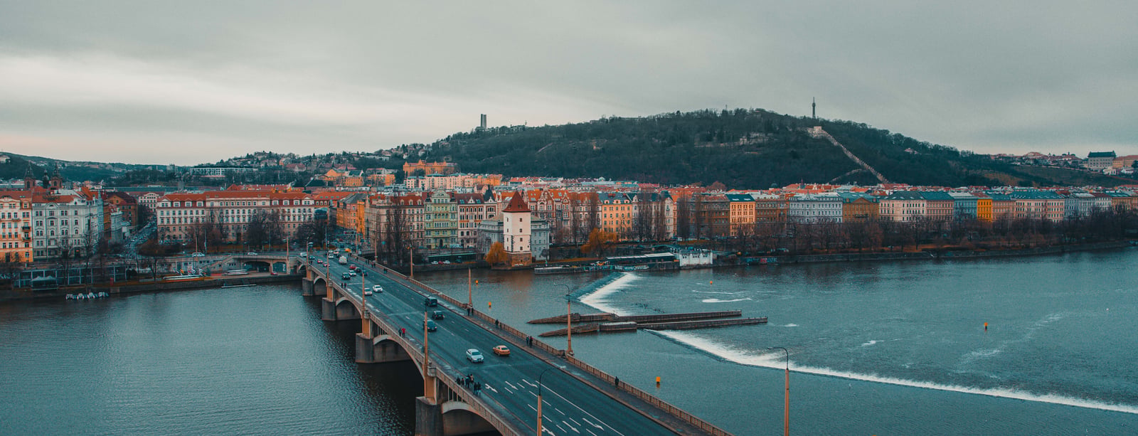 Vláda přidělila neziskovkám pro rok 2020 dotace ve výši 5,68 miliardy Kč