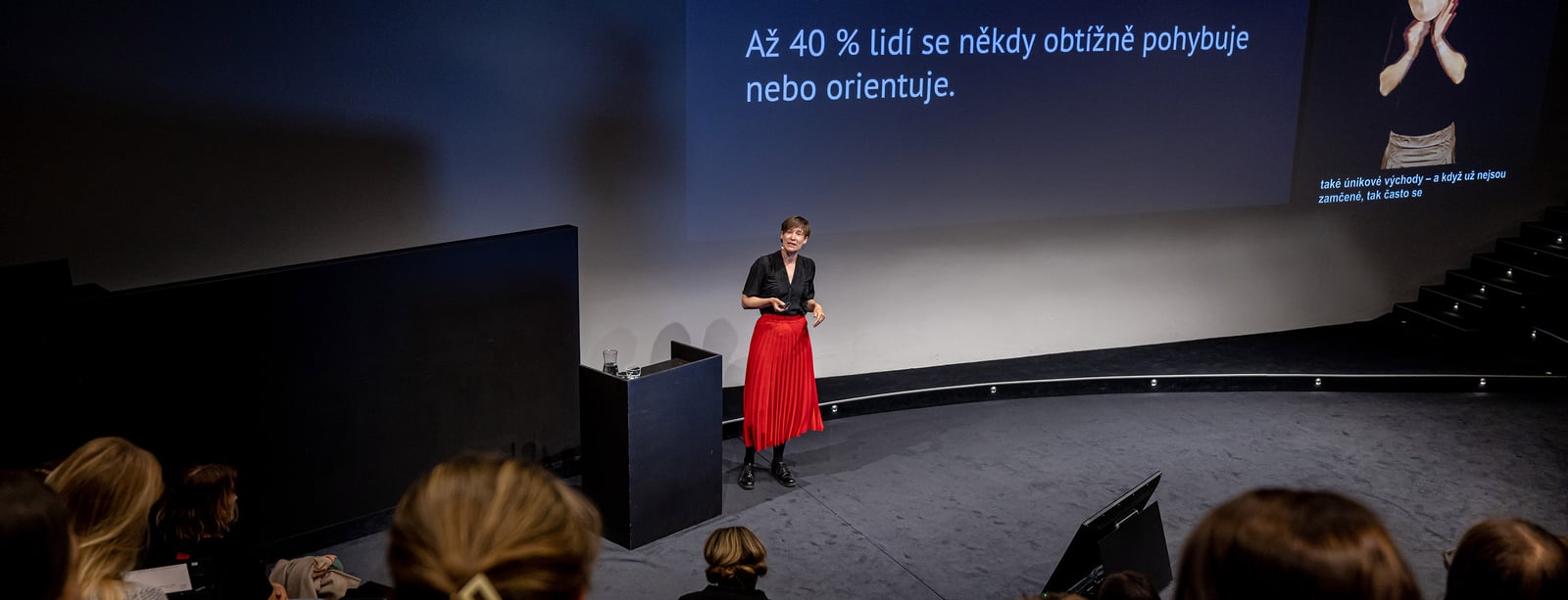 Přístupné pro všechny. Zúčastněte se seminářů Jednoho světa a odstraňte bariéry na akcích i v komunikaci