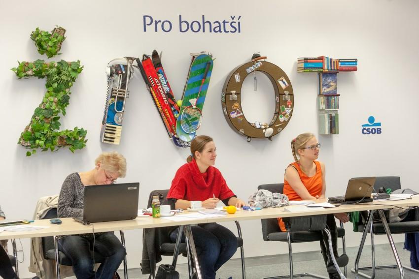 Účastníci na jednom z workshopů Akademie Modrého života: Byznys pro společnost. Foto: ČSOB