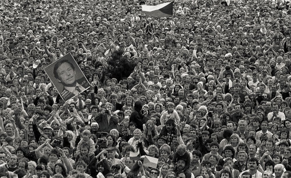 Třicet let svobody připomenou festivaly, výstavy i demonstrace