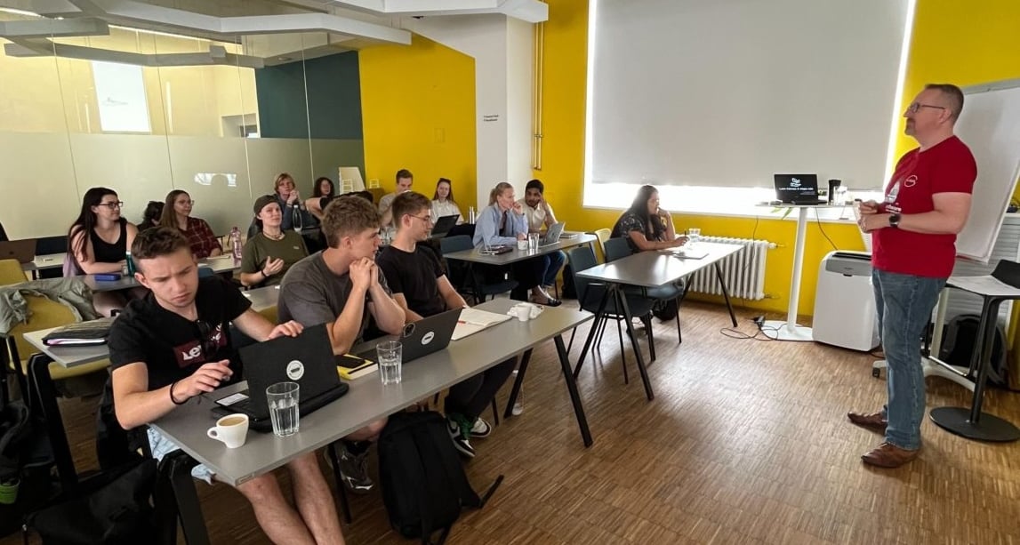 Na svět se klube 10 společensky prospěšných projektů. Kdo jsou finalisté 13. ročníku Social Impact Award?