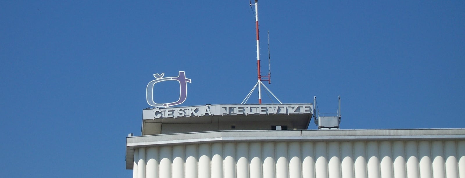 Česká televize, Veřejnoprávní média, Rumczeis / Wikimedia Commons / CC BY-SA 3.0