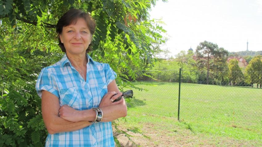 PhDr. Věduna Bubleová se dlouhodobě profesně věnuje problematice dětí žijících mimo vlastní rodinu, zdravotně a sociálně znevýhodněných dětí a jejich rodin. Foto: Archiv Asociace dětí a rodina