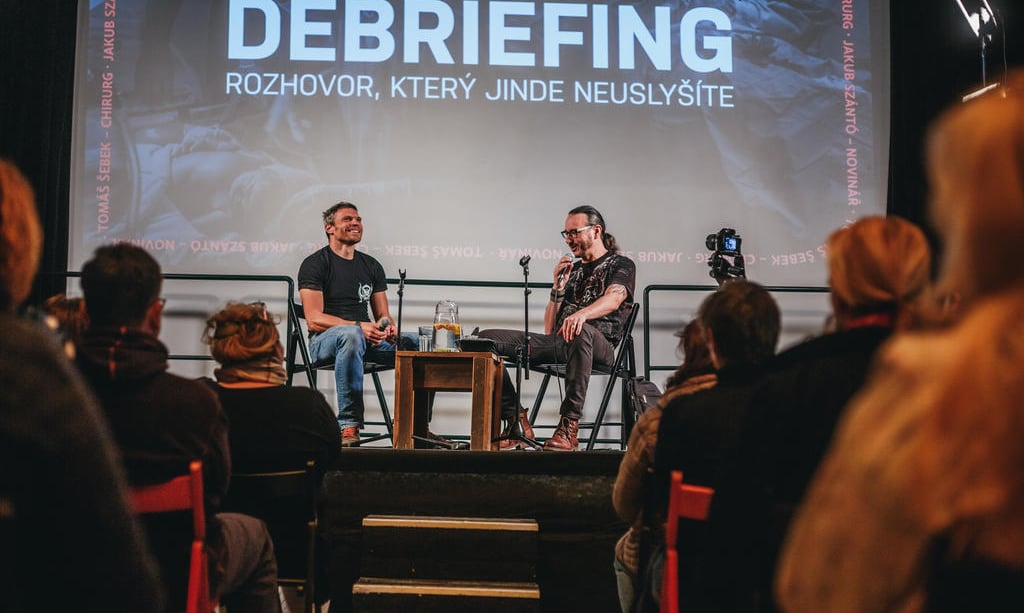 Debriefingy: Netradiční rozhovory o životě na misích Lékařů bez hranic