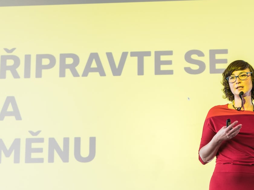 Umělá inteligence v neziskovém sektoru: krok za krokem