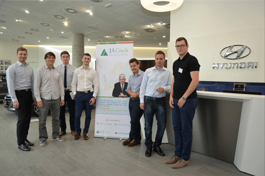 Finalisté soutěže Brilliant Young Entrepreneurs: soutěž podnikatelských nápadů, kterou JA Czech letos vyhlásila s automobilkou Hyundai. Foto: JA Czech