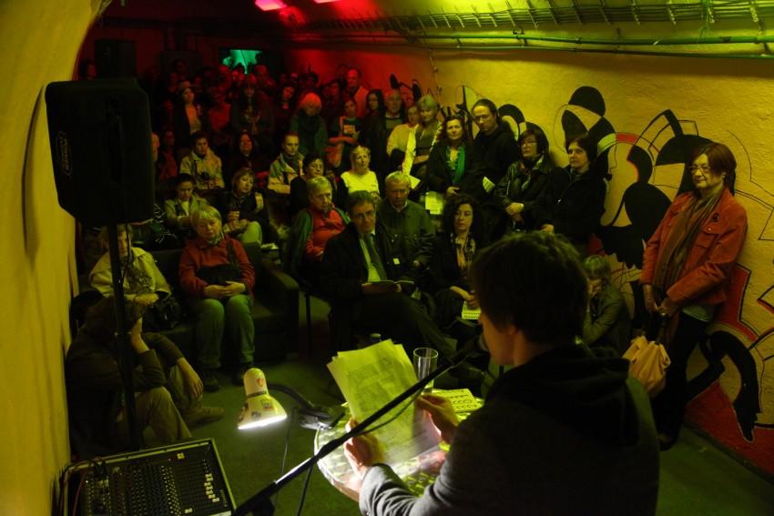Během Noci literatury na vás kromě atmosféry knižního příběhu mohlo dýchnout i prostředí bunkru pod pražskou Parukářkou. Foto: Česká centra