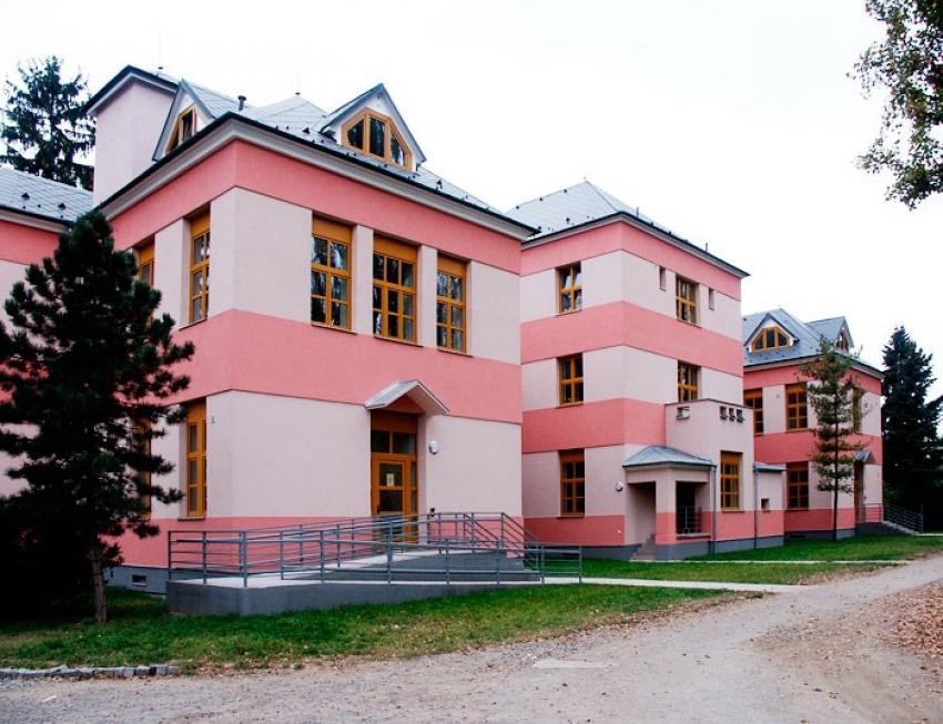 Ač mohou dětské domovy rekonstrukcí získat dojem opravdového domova, vyrůstání v rodině dětem nenahradí. Foto: ZŠ a dětský domov Prostějov