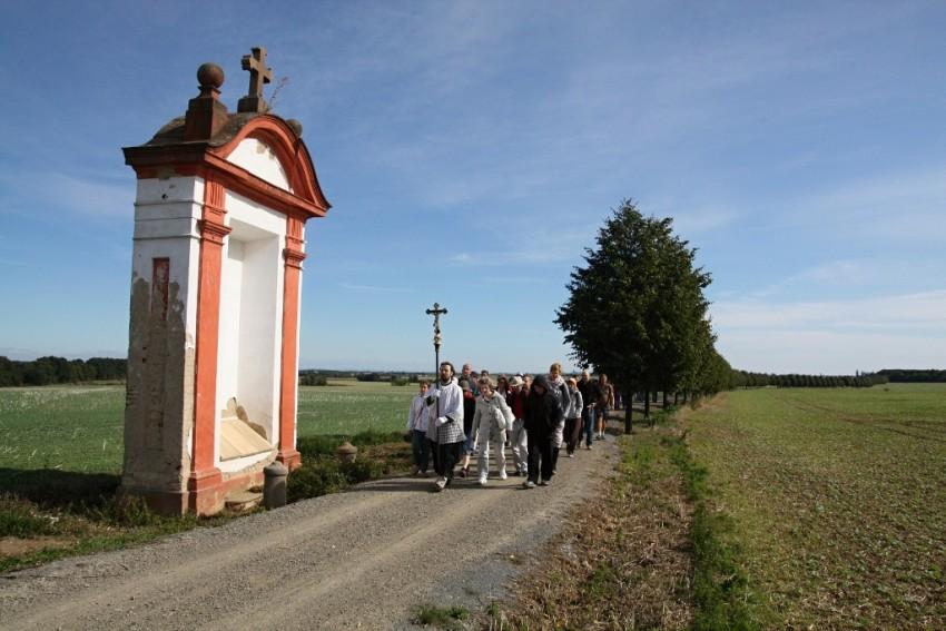 Spolku se poutní cestu do Hájku opět podařilo zviditelnit a opět přitahuje pozornost veřejnosti. Foto: Poutní cesta Hájek