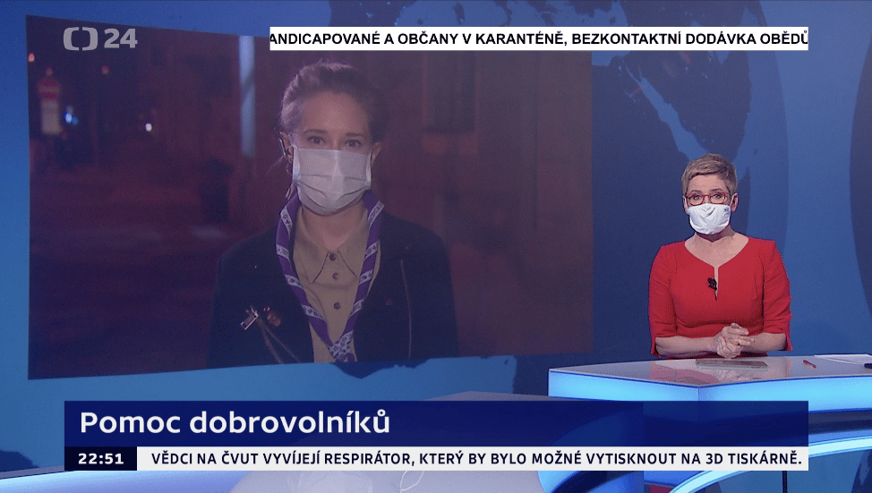 Dobrovolníci po celé republice se nabízejí s pomocí ohroženým skupinám obyvatel. Skauti jsou mezi nimi. Foto: ČT24